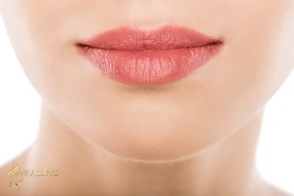 ژل لب قلوه ای
